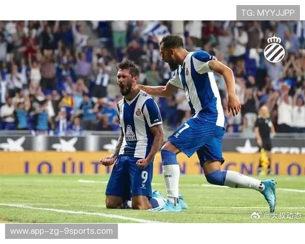 塞维利亚主场逼平劲敌，球队展现坚韧意志，塞维利亚足球俱乐部主场