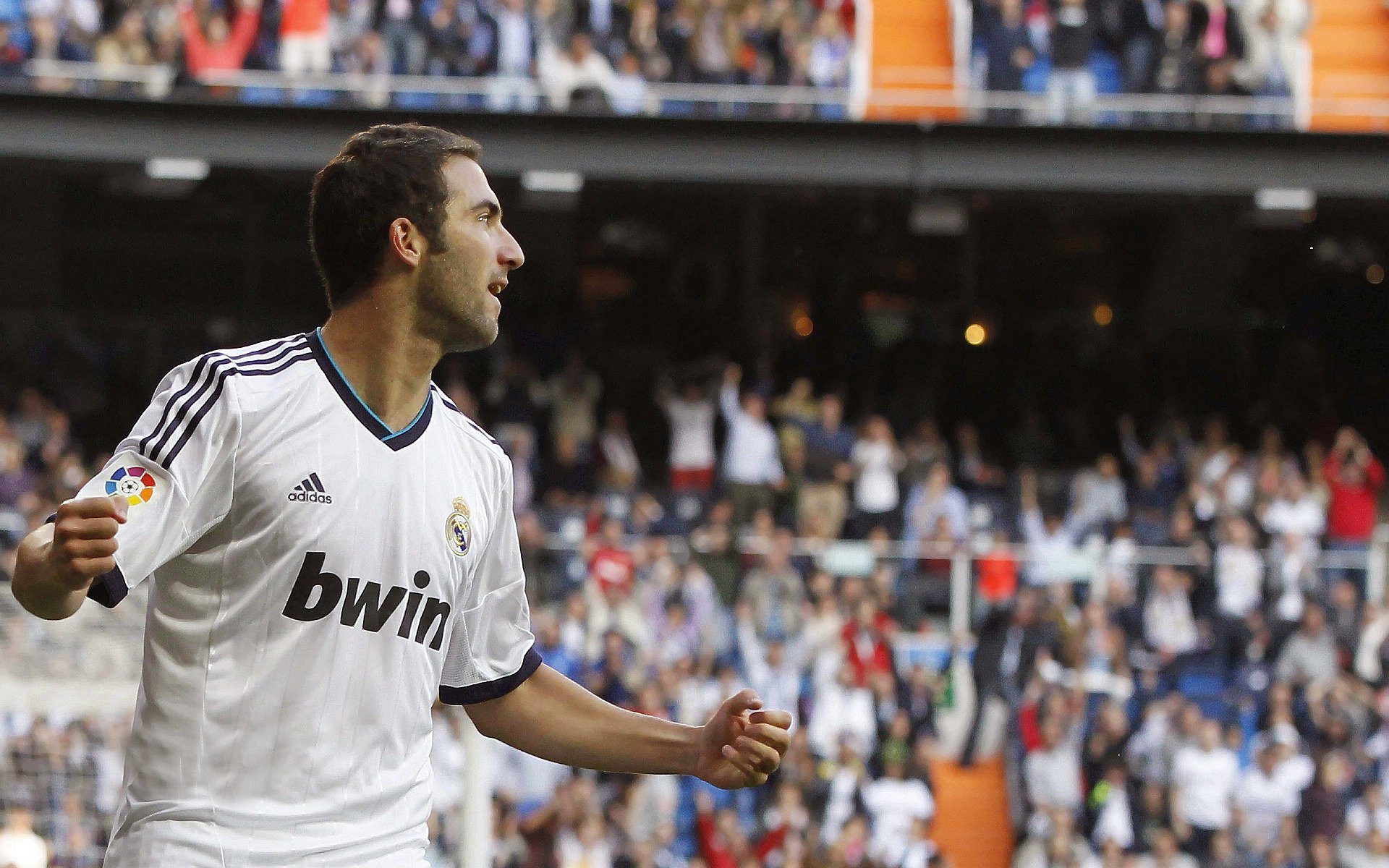 世界杯:首次启用女性裁判组合执法世界杯男足正赛